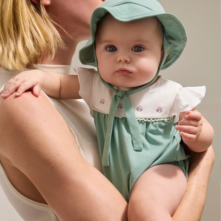 MAYORAL NEWBORN Completo verde acqua con cappellino neonata