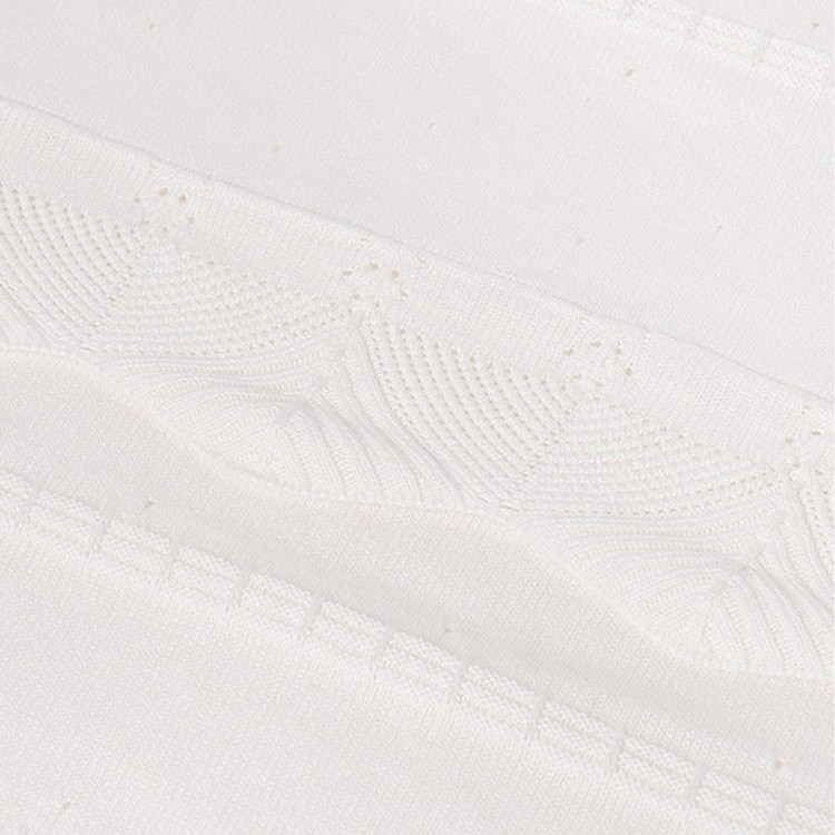 MAYORAL NEWBORN Copertina panna in cotone neonata