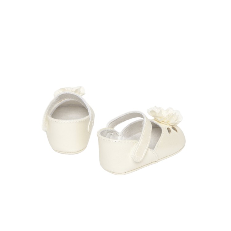 MAYORAL NEWBORN Scarpine panna con fiore neonata