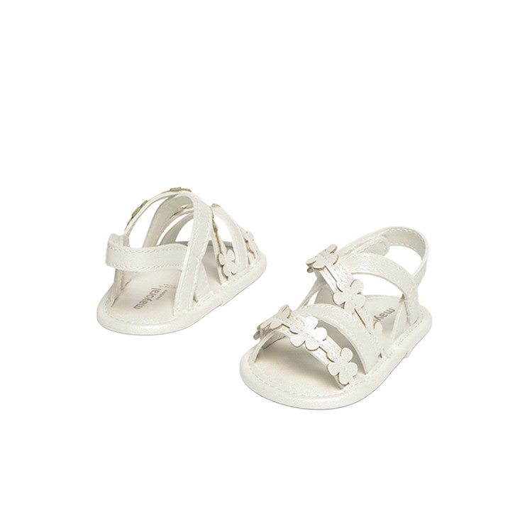 MAYORAL NEWBORN Sandali bianchi metallizzati neonata