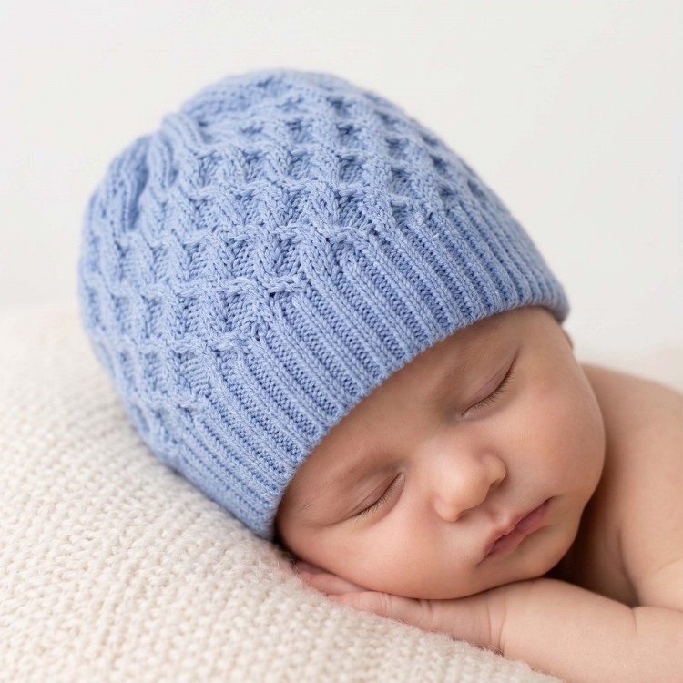 MARLU' Cappellino celeste in filato neonato