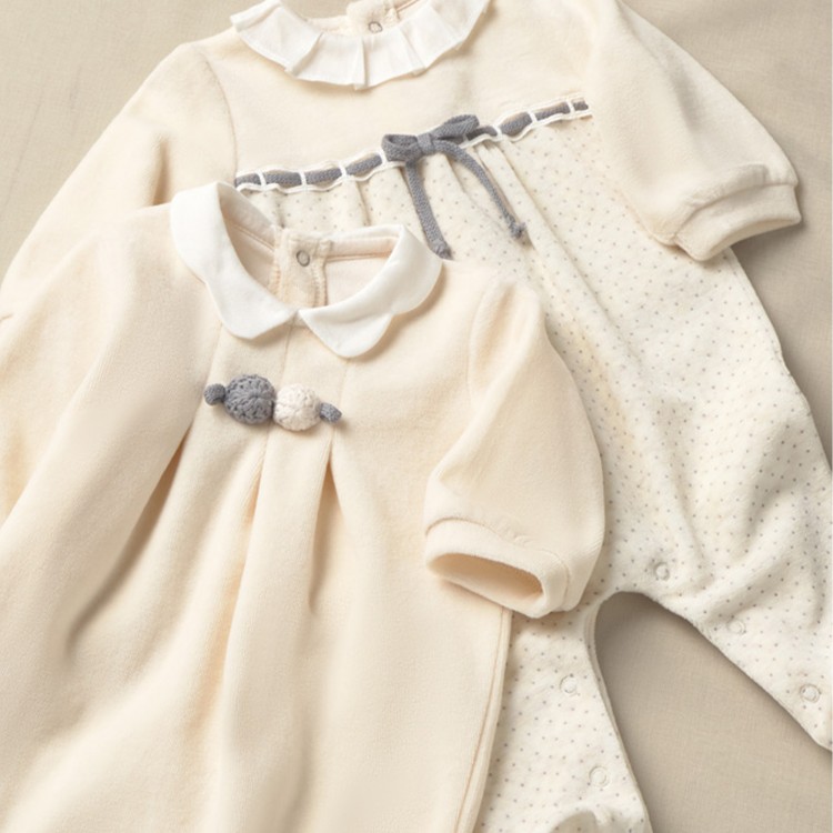 MAYORAL NEWBORN Set di tutine panna in ciniglia neonato